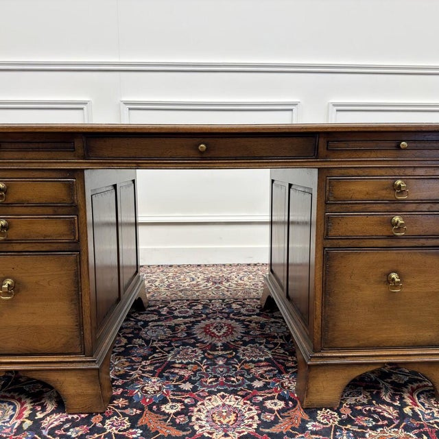 Classic English Chesterfield Desk from RAC For Sale - Image 10 of 18