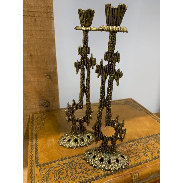1960s 1960s Vintage Mid-Century Modern Brass Brutalist Wainberg Candlesticks - Set of 2 For Sale - Image 5 of 5