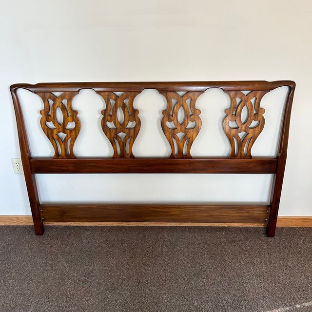 1980s Henkel-Harris Mahogany Queen Size Headboard Only For Sale - Image 6 of 9