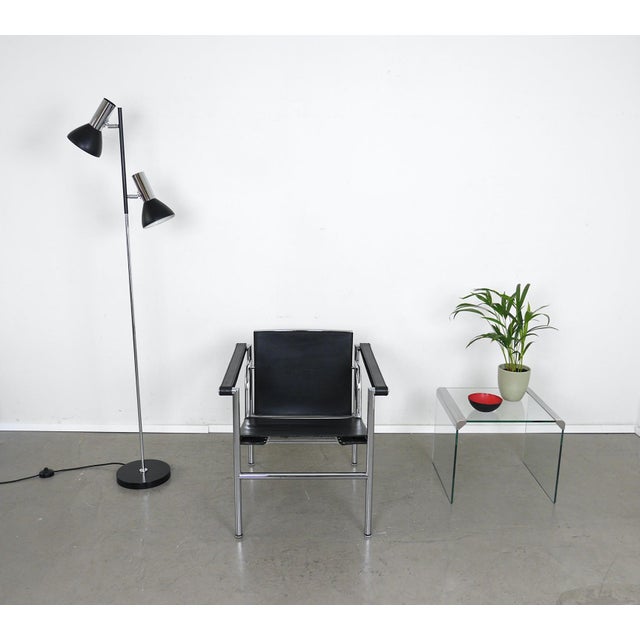A design classic from the Bauhaus era by Le Corbusier, Charlotte Perriand, and Pierre Jeanneret. In 1928, they jointly...