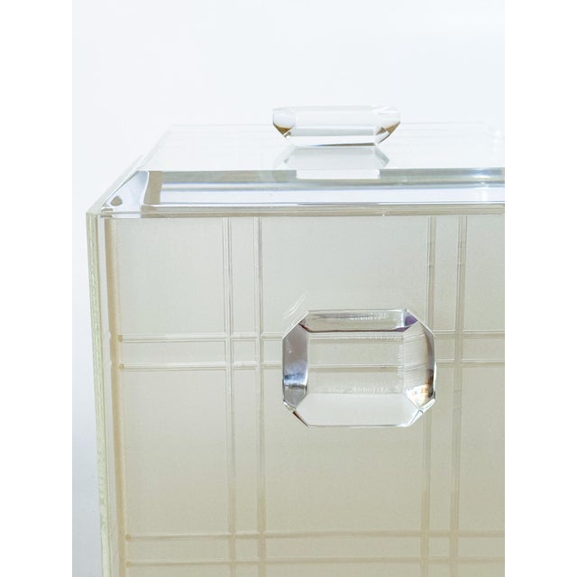 1970s Modern Heavy Lucite Ice Bucket With Liner and Emerald Cut Handles For Sale - Image 15 of 17