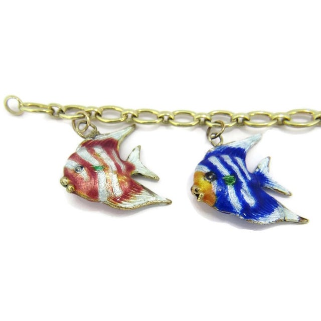 Contemporary Mid 20th Century Multi-Color Enamel 5 Fish 14k Yellow Gold Charms Chain Bracelet For Sale - Image 3 of 7