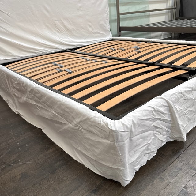 Eastern King Paola Navone for Gervasoni Ghost 80 Slipcovered Bed Frame, Lino Bianco For Sale In San Francisco - Image 6 of 12