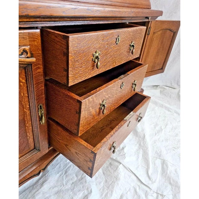 Vintage 1930s Country French Louis XV Quarter Sawn Oak China Cabinet Hutch For Sale - Image 11 of 12