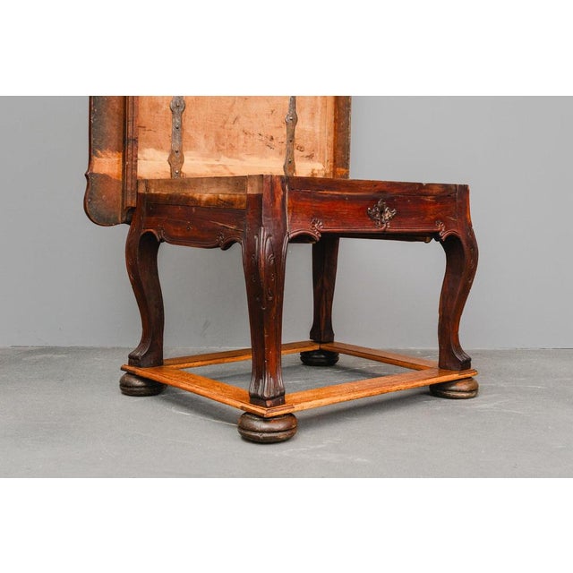 Large Baroque Table in Walnut, 1700s For Sale - Image 16 of 18