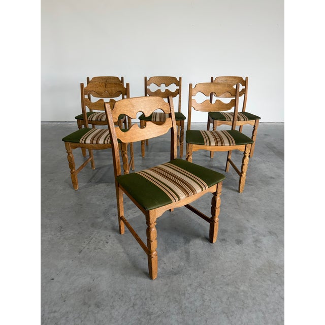 Set of 6 Vintage Danish Razor Blade or Razorback Model 60 Dining Chairs in Oak attributed to Henning Kjaernulf....