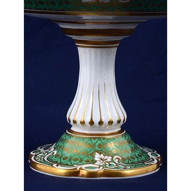 1880s French Hand-Painted Porcelain Compote With Cherubs For Sale - Image 4 of 6