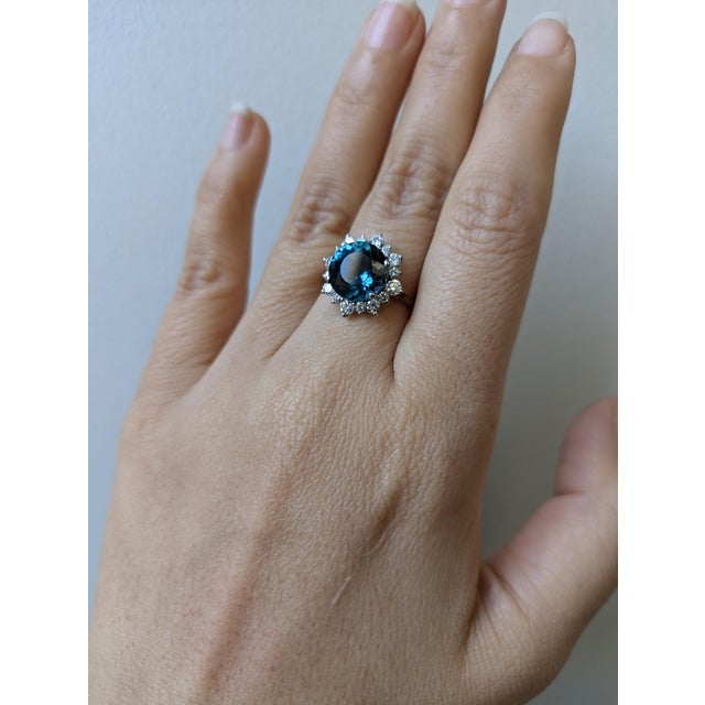 Blue 4cts London Blue Topaz Ring W Natural Diamond Halo in Solid 14k Gold | Rd 9mm, Size 6.75 For Sale - Image 8 of 8