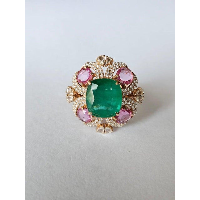 Metal Set in 18k Rose Gold, Emerald, Pink Sapphires & Rose Cut Diamonds Cocktail Ring, Size 6.5 For Sale - Image 7 of 12