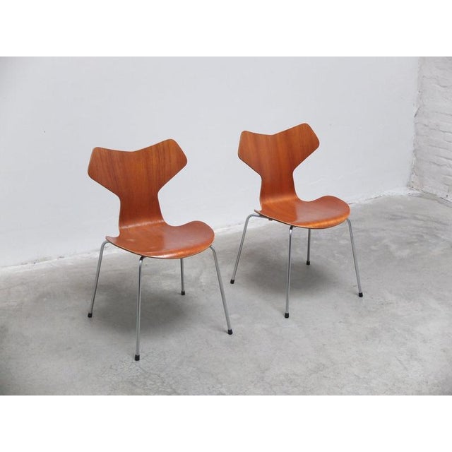 Early Grand Prix Chairs by Arne Jacobsen for Fritz Hansen, 1957, Set of 2 For Sale - Image 3 of 14