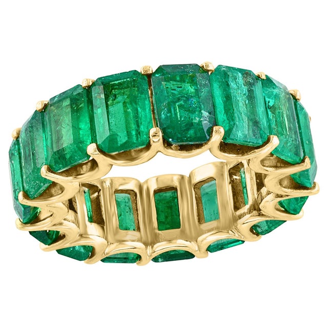 Modern Natural 12 Ct High Quality Zambian Emerald Cut Emerald Eternity Band/ Ring 14 Kg For Sale - Image 3 of 8