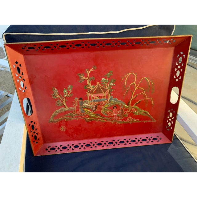 Here we have a beautiful vintage Chinoiserie hand painted tole tray. A charming Asian scene with lovers in a pagoda...