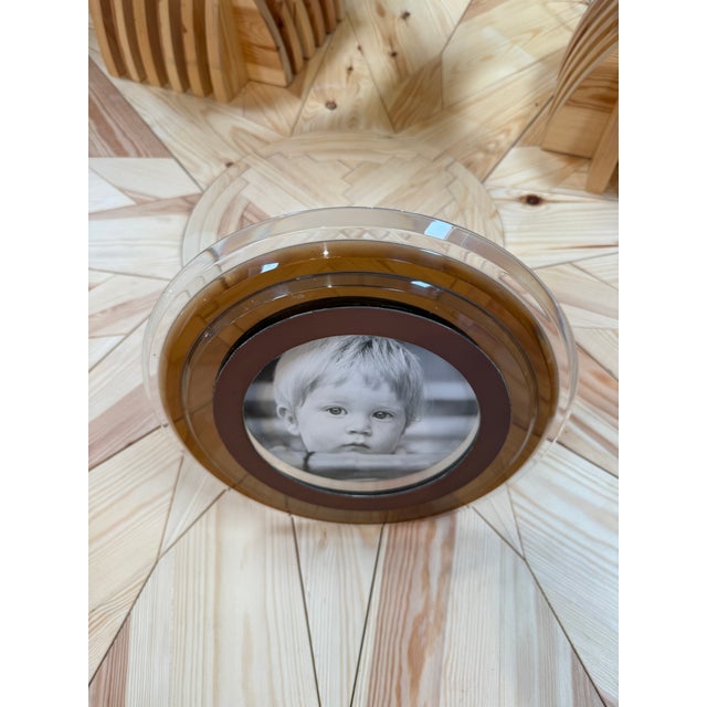 Italian Modernist Round Lucite Picture Frame, 1970s For Sale In Los Angeles - Image 6 of 8