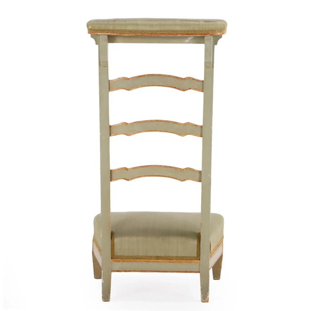 French A French Louis XVI Style Painted and Giltwood Kneeler / Valet in the Manner of Maison Jansen, C. 1910. For Sale - Image 3 of 6