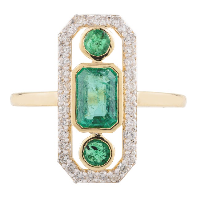 Emerald Axis Ring in 18k Yellow Gold Three Stone Ring Size 7 For Sale