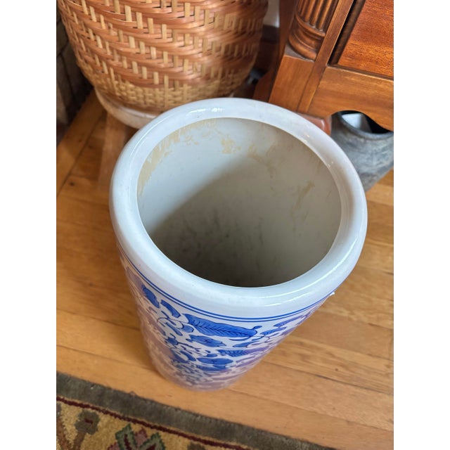 1980s Chinoiserie Blue and White Porcelain Umbrella Stand For Sale - Image 4 of 4
