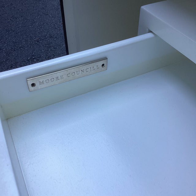 Two tone dark exterior with white interior. Heavy, very well made.