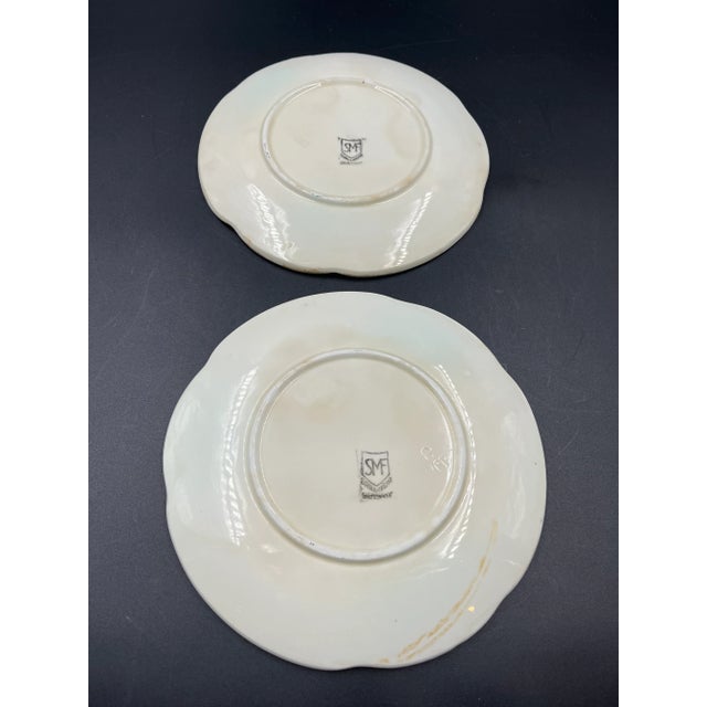 Early 20th Century Pair of Early 20th Century Majolica Floral Plates For Sale - Image 5 of 12