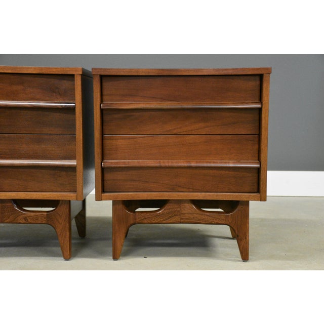 Wood Walnut Mid Century Nightstands by Young Manufacturing - A Pair For Sale - Image 7 of 11