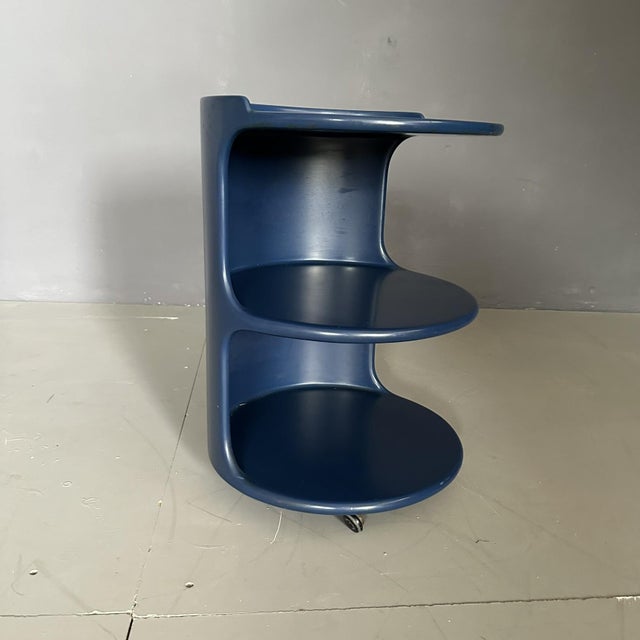 Mid-Century Modern Italian Storage Table in Blue Lacquered Fibreglass with Wheels, 1980s For Sale - Image 3 of 6