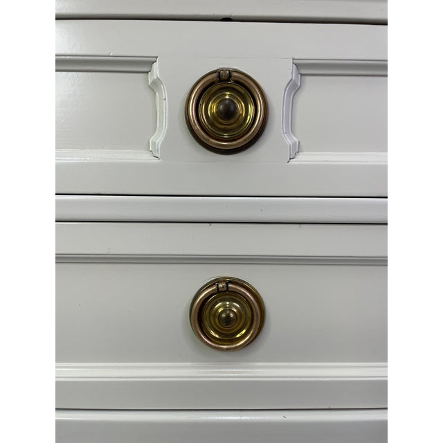 Pair of American of Martinsville Transitional Nightstands in Off-White Lacquer With Brass Hardware, C. 1970s For Sale - Image 10 of 12