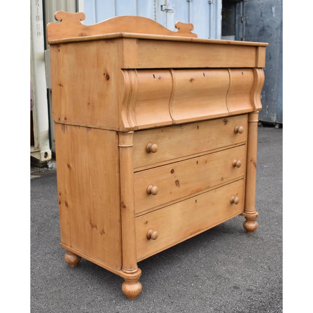 What a handsome chest of drawers! It’s a long time since we last offered a Scottish chest of drawers and this one is a...