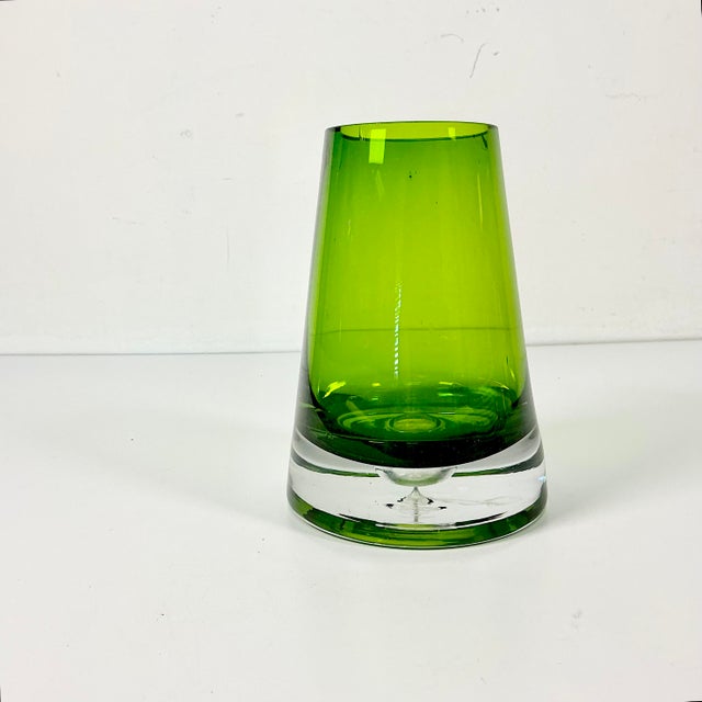 1970s Vintage Polish Boho Chic Hollywood Regency Hand Blown Glass Vase. For Sale - Image 4 of 15