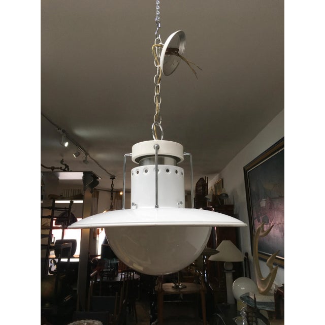Mid-Century Modern 1980s Forecast Lighting Postmodern Pendant Chandelier, Los Angeles, White & Chrome For Sale - Image 3 of 11