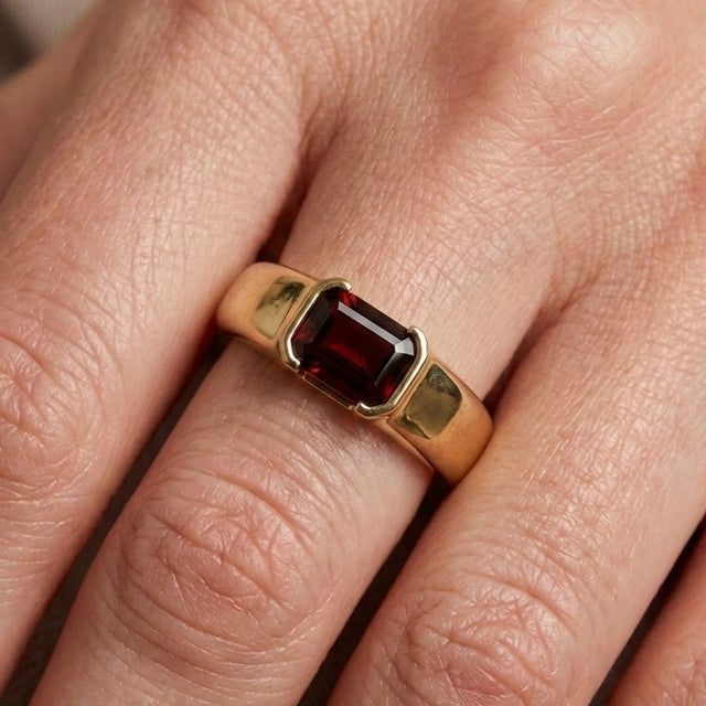 Contemporary Garnet Signet Gemstone Ring | January Birthstone Ring | Everyday Stacking Ring Us 7 For Sale - Image 3 of 5