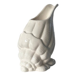 White Ceramic Sea Shell. Ase For Sale