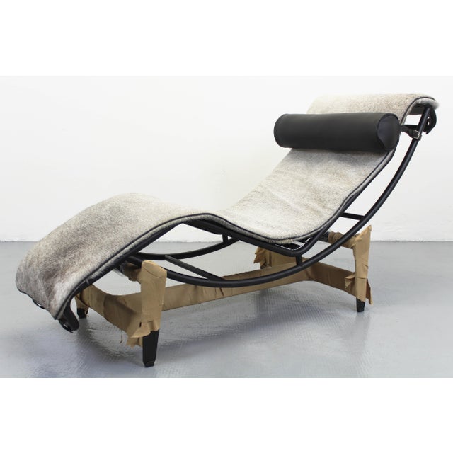 LC4 Chaise Lounge in Leather by Le Corbusier and Charlotte Perriand for Cassina, in Very Good conditions. Designed 1920 to...