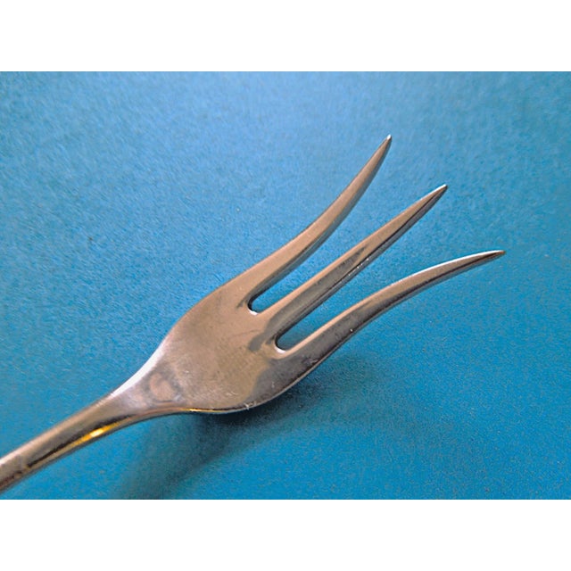 Mid-Century Modern 1960s Wallace 'Spanish Lace' Sterling Silver Seafood/Cocktail Fork 5 3/4" No Mono For Sale - Image 3 of 6
