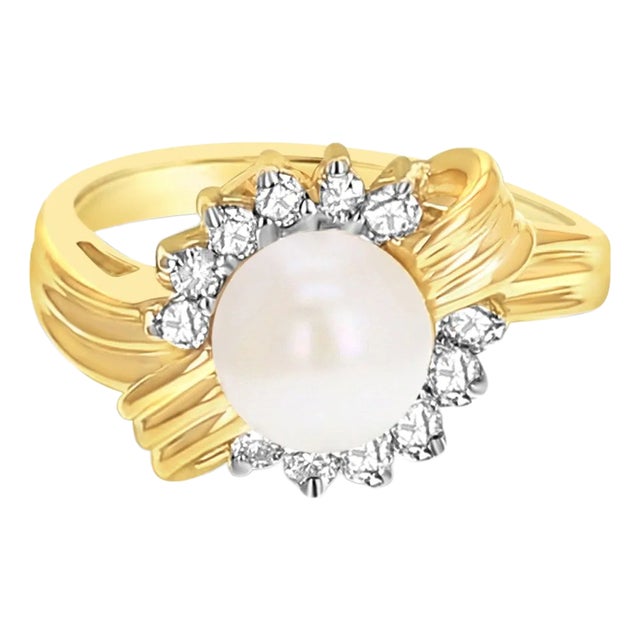Pearl Diamond Halo Ring .25cttw 14K Yellow Gold, Size 8 For Sale