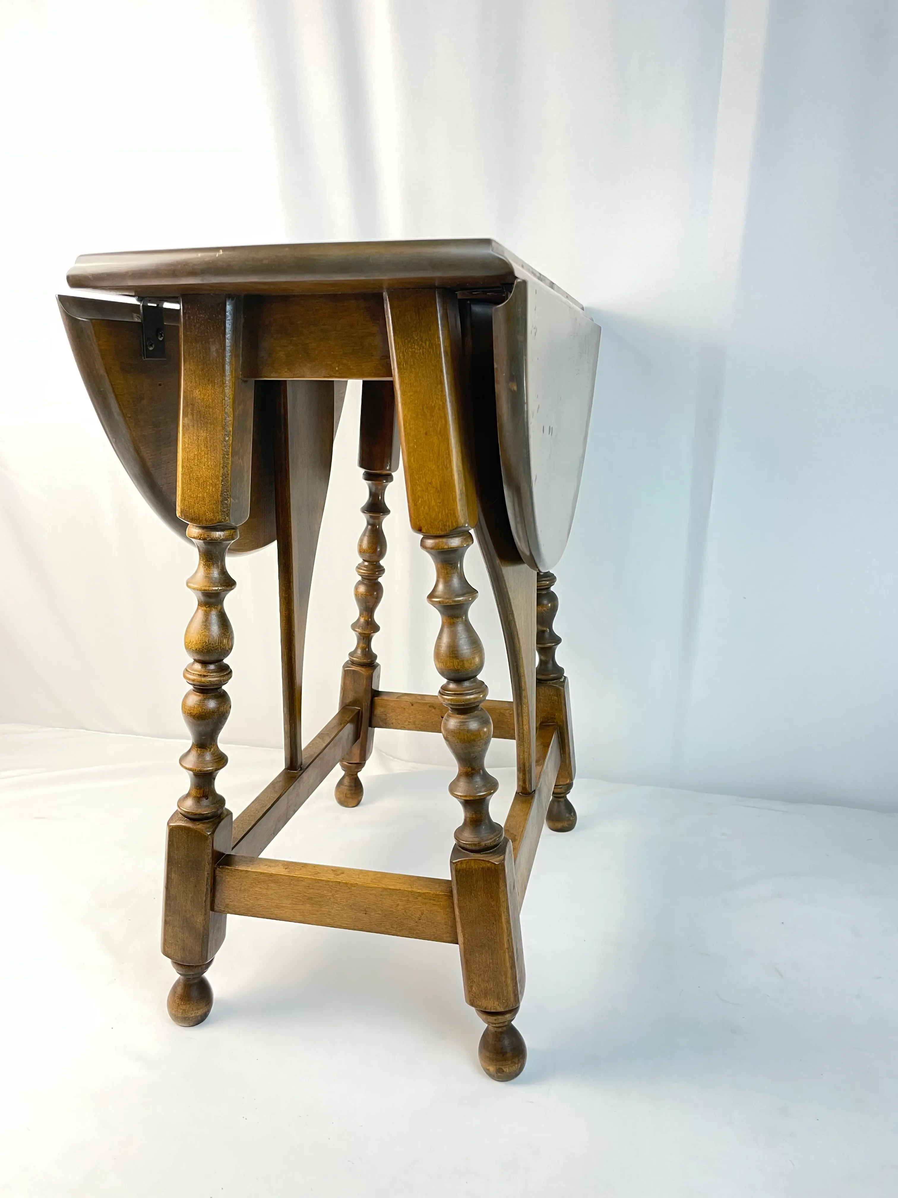 Mid 20th Century Vintage Butterfly Drop Leaf Side Table | Chairish