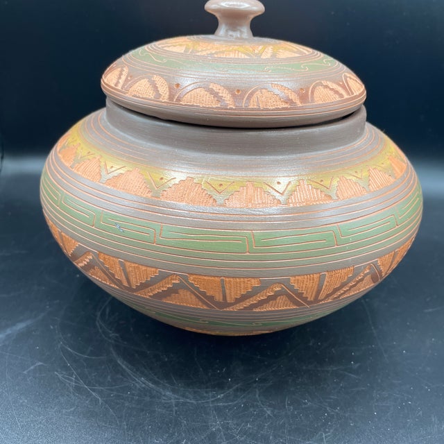 Vintage Navajo Incised Lidded Pot For Sale - Image 9 of 9