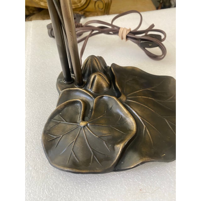 Vintage 3-Light Lotus Flower Meyda Tiffany-Style Table Lamp, Sculptural Bronze-Tone Base, Botanical Glass Shades, Elegant Accent Lighting For Sale - Image 10 of 11