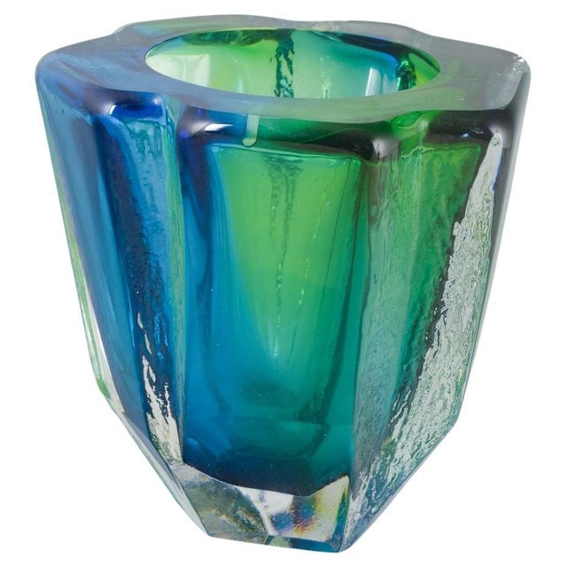 1970s Vintage Organic-Shaped Glass Vase in Blue and Green Tones by Göran Wärff for Kosta Boda, 1970s For Sale - Image 5 of 5