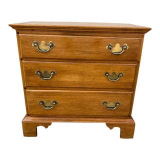 Ethan Allen 1776 Chairside Collection Small 3 Drawer Chest For Sale