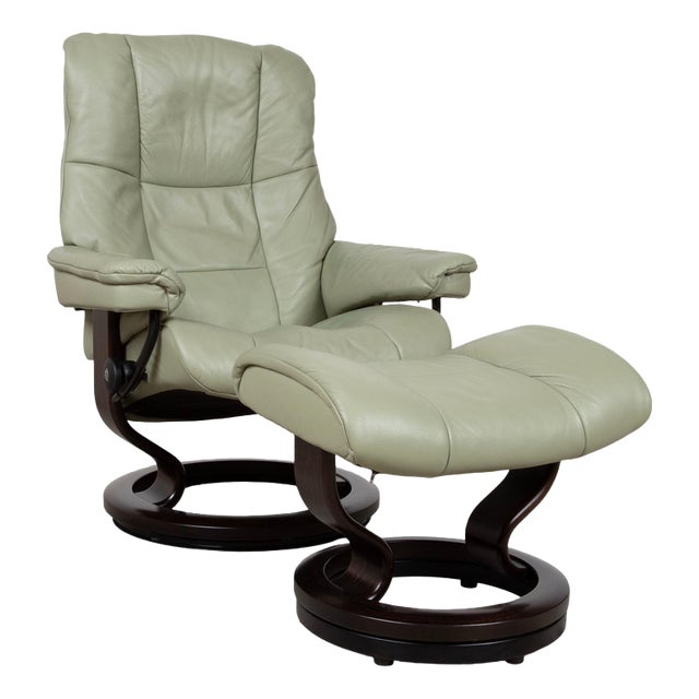 Mayfair Leather Recliner Green Sage with Ottoman from Stressless For Sale