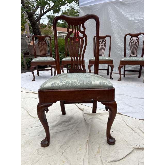 18th Century Set of Six Queen Anne Walnut Dinning Chairs For Sale - Image 4 of 13