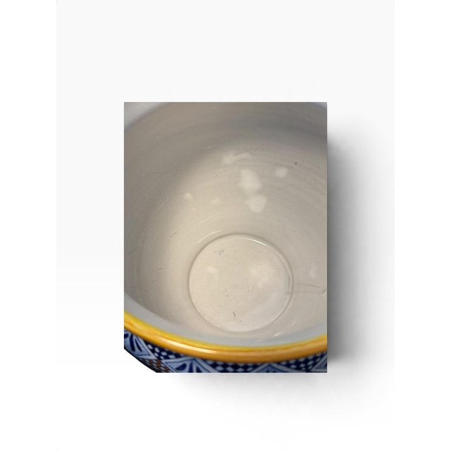 Vintage Franco Mari Deruta Hand-Painted Italian Maiolica Jardinière and Pedestal 42-In For Sale - Image 9 of 12