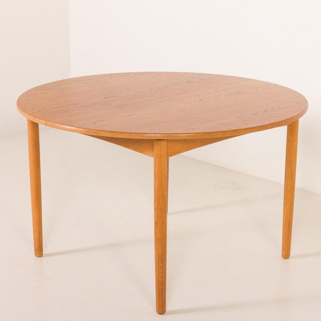 Danish Oak Round Dining Table with One Extension, 1970s For Sale - Image 10 of 13