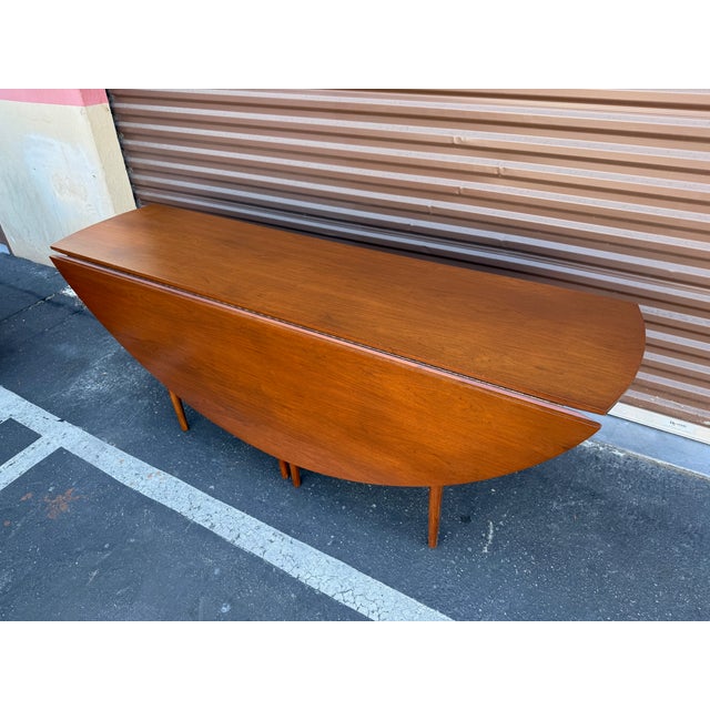 1960s Vintage Mid Century Modern Drop Leaf Oval Walnut Dining From Heritage Henredon For Sale - Image 5 of 8