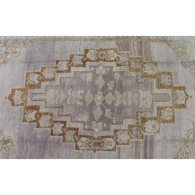 Layered Medallion Oushak Vintage Rug From Turkey With Floral Motifs 5'8 X 9'5 For Sale - Image 9 of 14