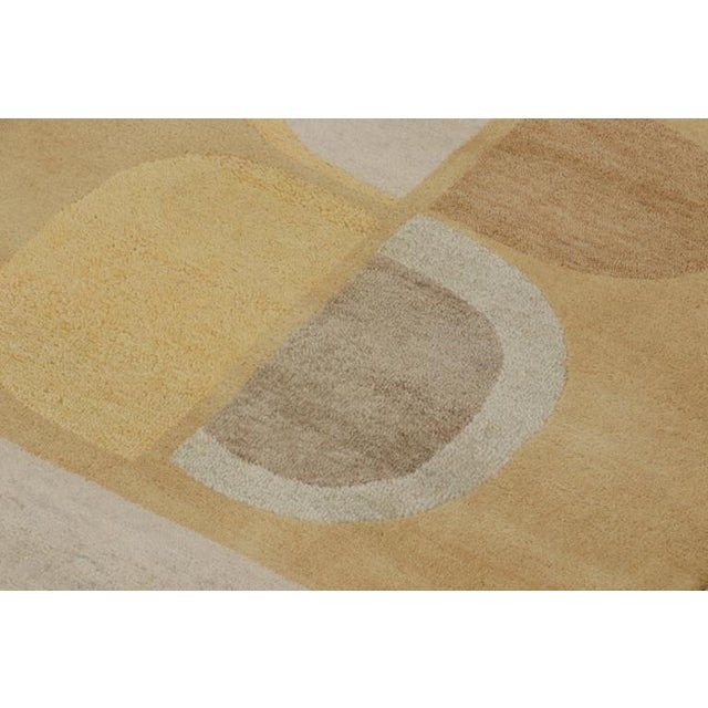 Late 20th Century Rug & Kilim X Jenn Ski Mid-Century Modern Style Rug With Polychromatic Patterns For Sale - Image 5 of 7