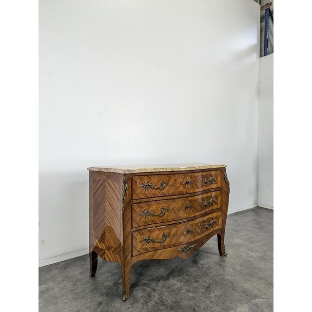 Chest of Drawers in Rosewood Marquetry, in Very Good conditions.