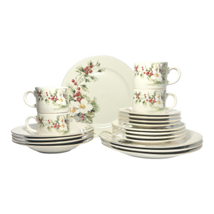 Contemporary Gibson “Yuletide” Ceramic Dinnerware Set, Service for 4 - 20-Piece