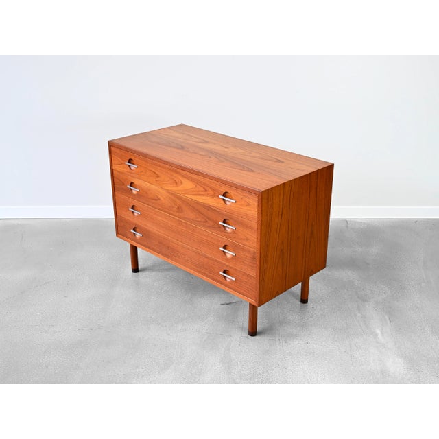 Mid-Century Modern Vintage 4-Drawer Chest of Drawers in Teak by Hans Wagner for Ry Möbler For Sale - Image 3 of 16