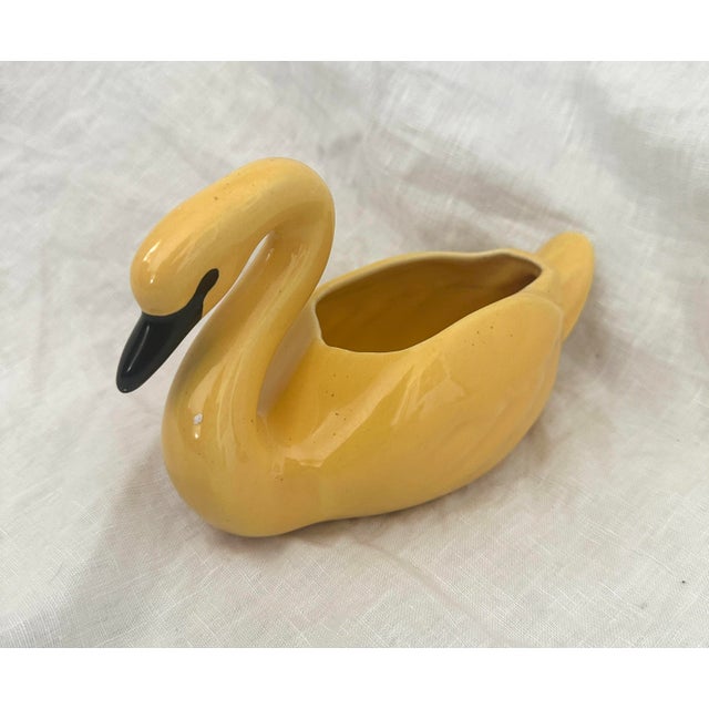 Vintage Bauer Ceramic Swan. Super cute and perfect for a night stand or side table. 6.75in w x 3in d x 4.25in h Make sure...