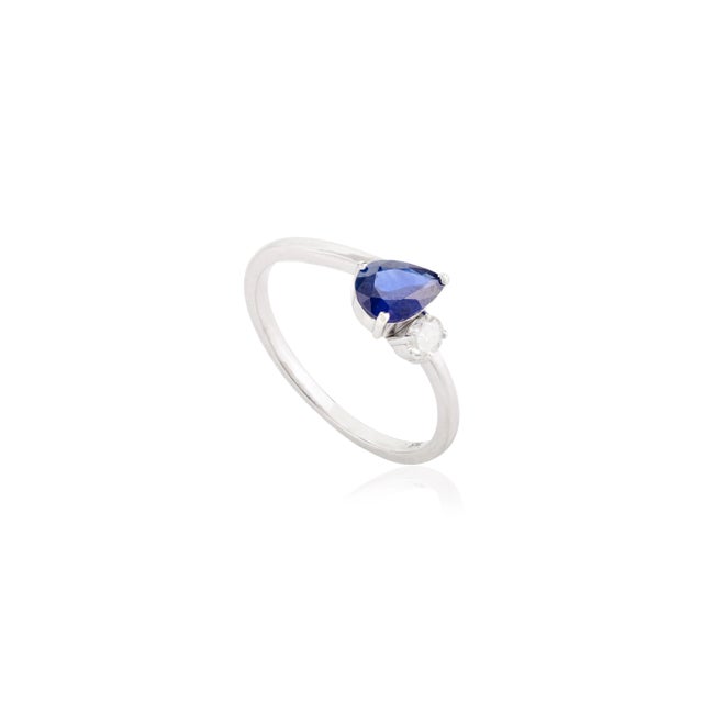 Modern Toi Et Moi Blue Sapphire & Diamond Statement Ring Made in 14k Gold Size 5.5 For Sale - Image 3 of 10